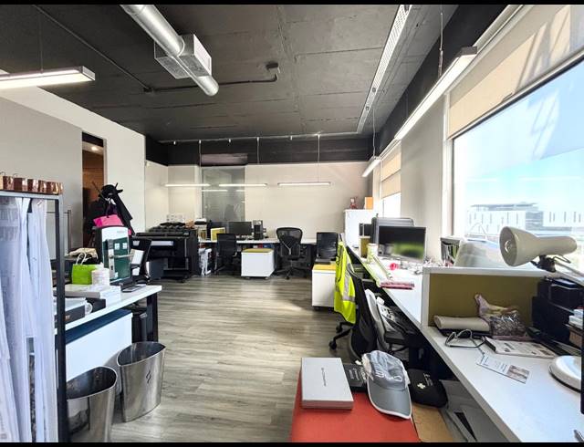 149M² OFFICE FOR SALE IN SOMERSET PARK